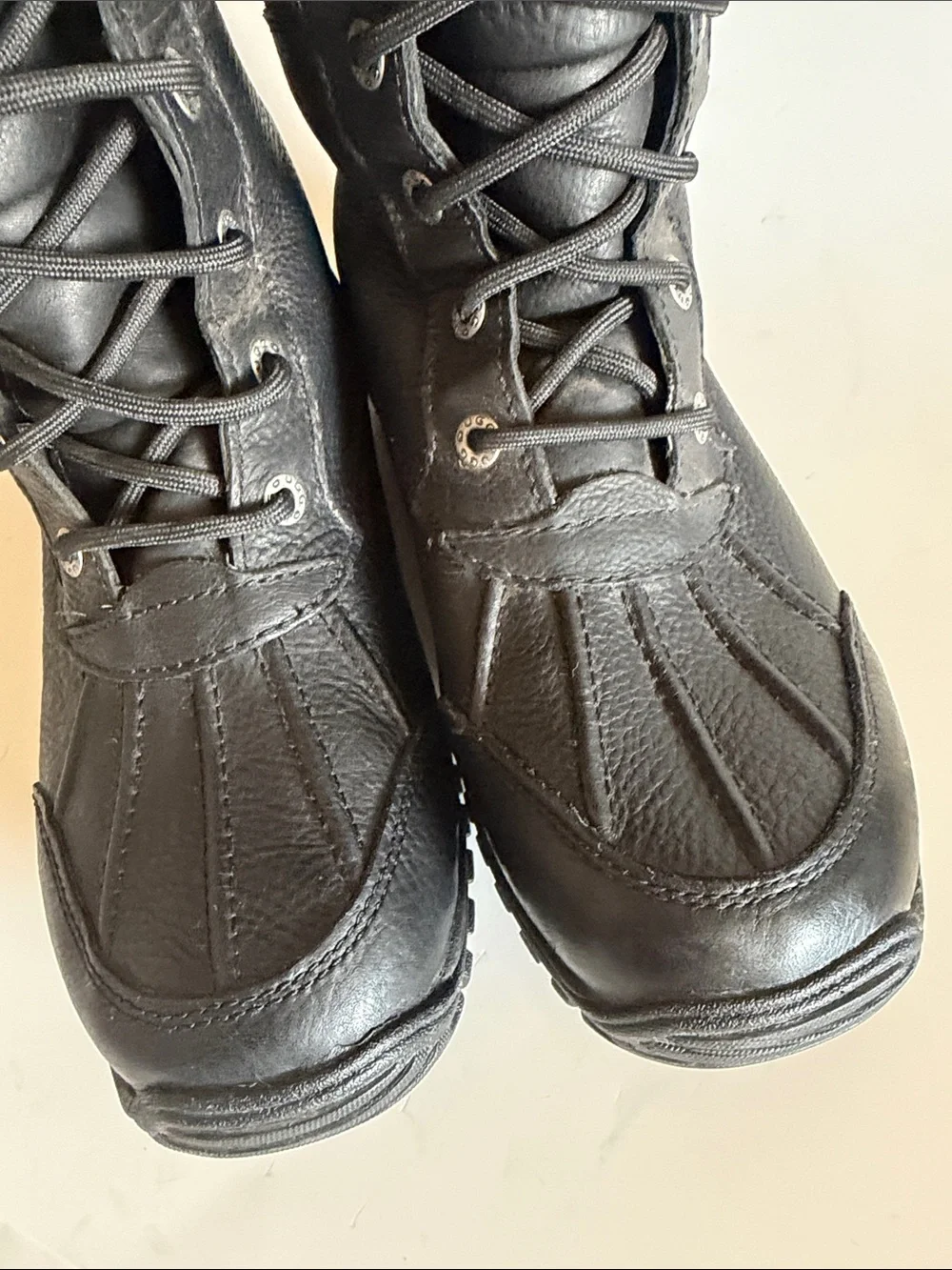UGG Womens Adirondack Winter Sheepskin Combat Lace-up Tall Boots size 8